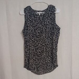 Maurices Black and White Dot Split Neck Sleeveless Blouse Size Large